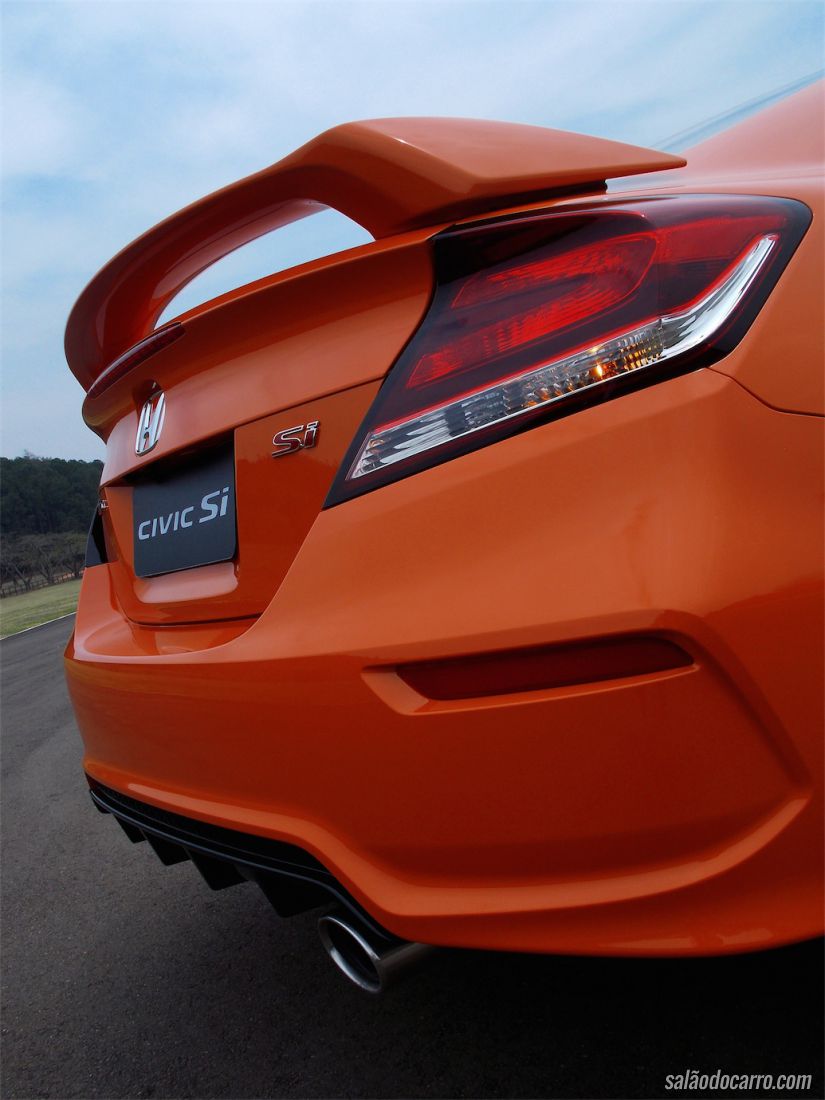 Detalhe da traseira do Honda Civic Si