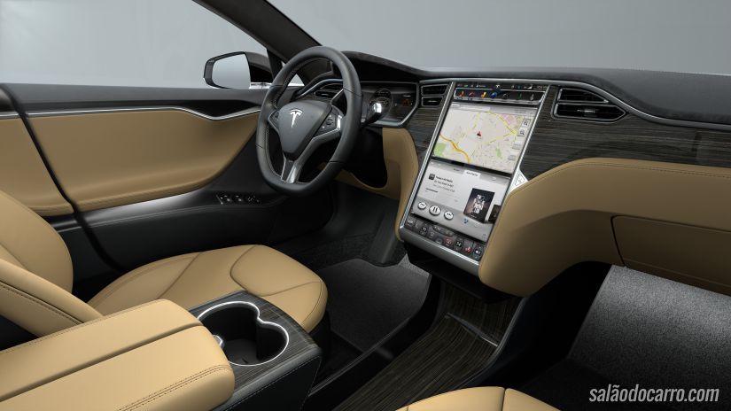 Tesla P85D é o sedan mais rápido do mundo 