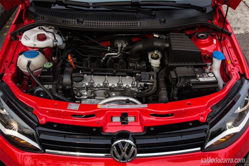 Sob o capô, o motor 1.6 de 104cv