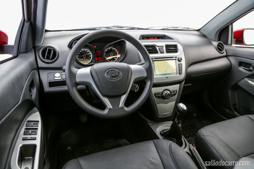 Lifan lança compacto 530 no Brasil 