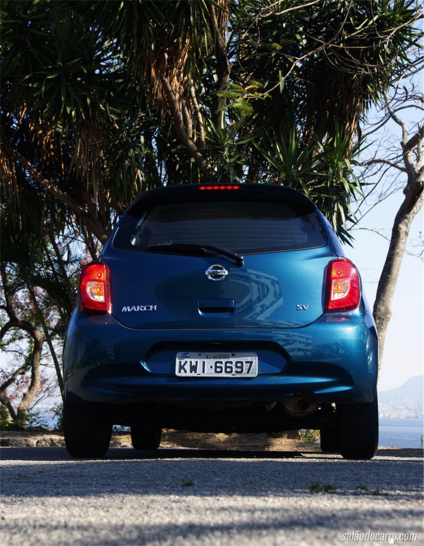 Nissan March SV 1.0