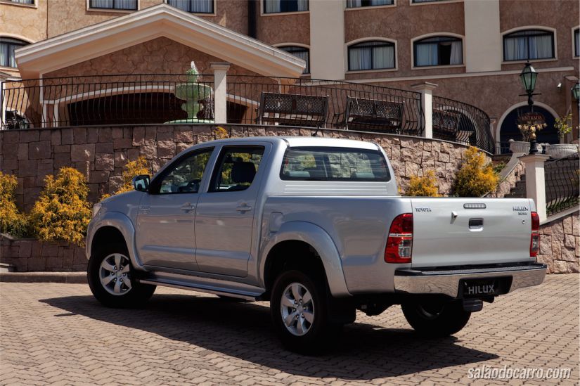 Toyota Hilux SRV4X2 automática