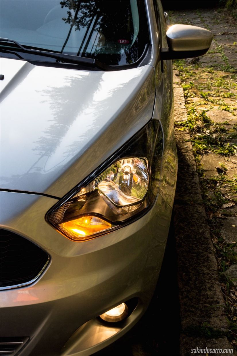 Detalhe do farol dianteiro