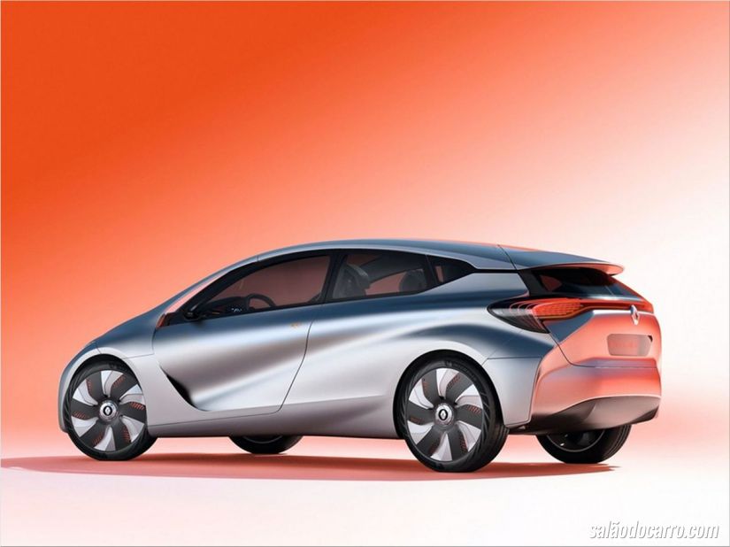 Renault desenvolve cross-hatch