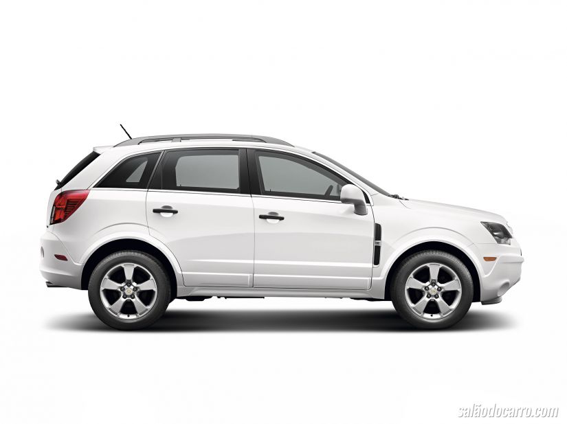 Chevrolet Captiva 2015 chega por R$ 106.690