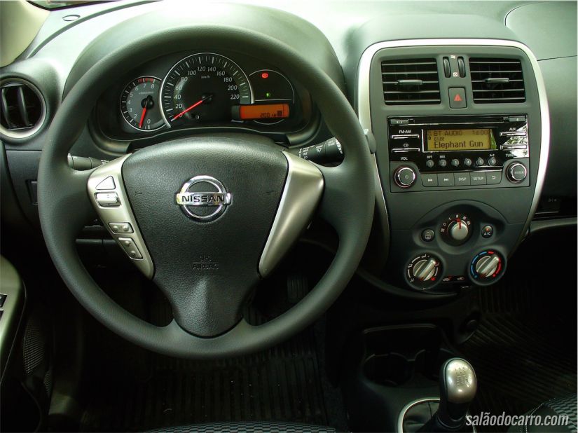 Interior do novo March 1.0