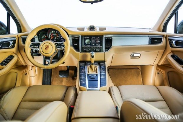 Porsche Macan 2.0 Turbo chega por R$ 299 mil