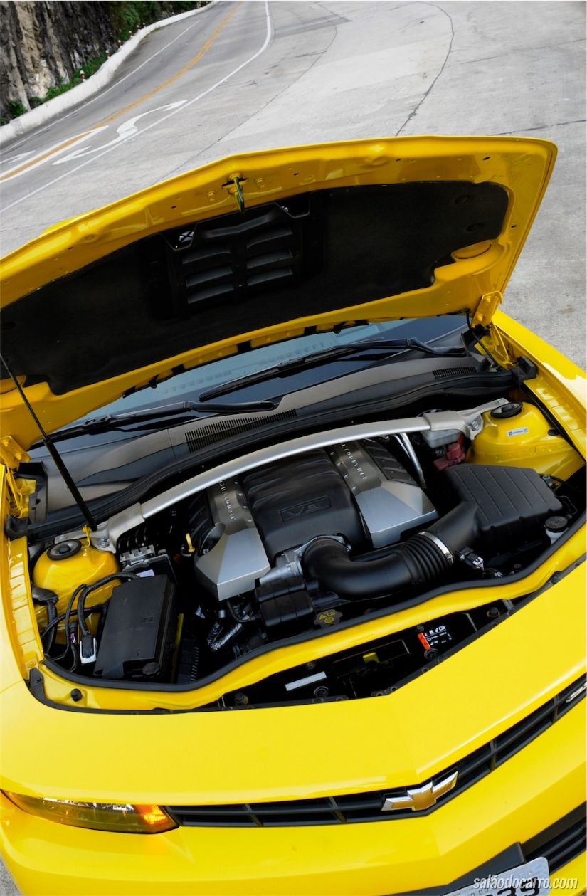 O conhecido motor de 406cv