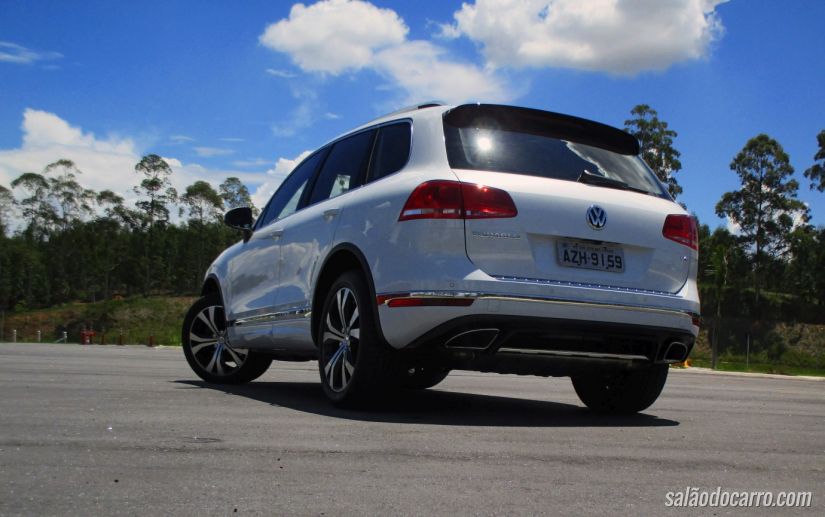 Visão traseira da nova Touareg