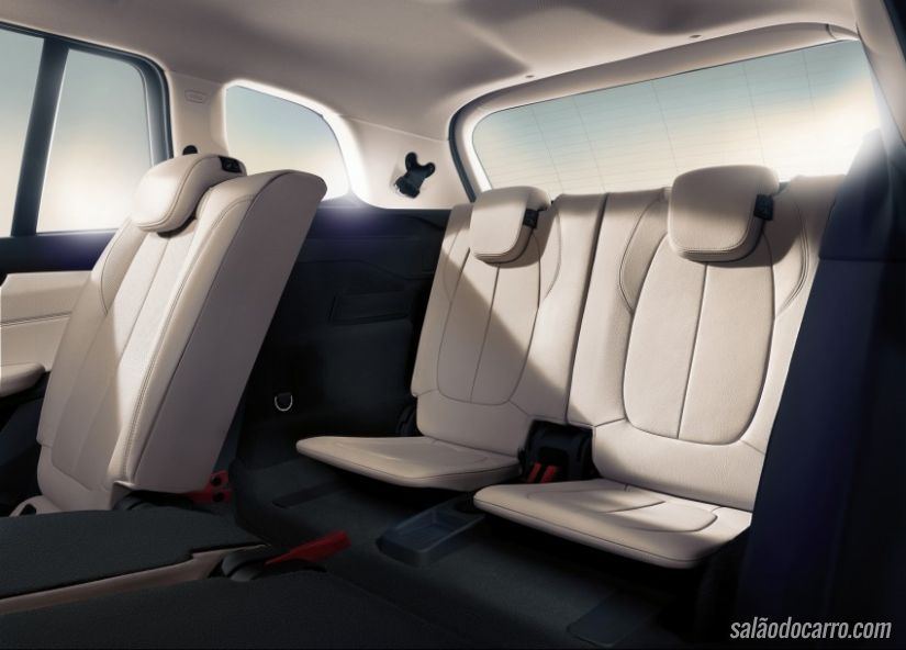 BMW anuncia a Série 2 Gran Tourer para o Salão de Genebra