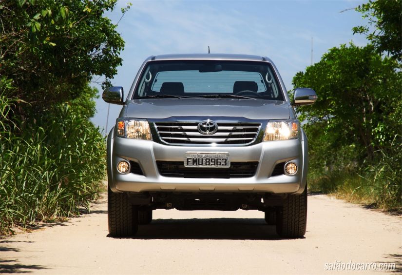 Toyota Hilux SRV Flex 4x2