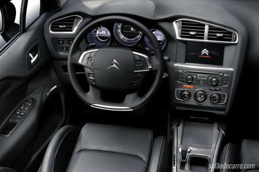 Citroën C4 Hatch ganha economia e faz 30 km/litro 
