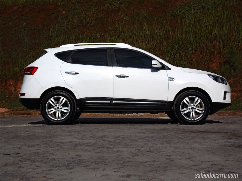 Desenho do JAC T6 lembra as linhas fluidas da coreana Hyundai
