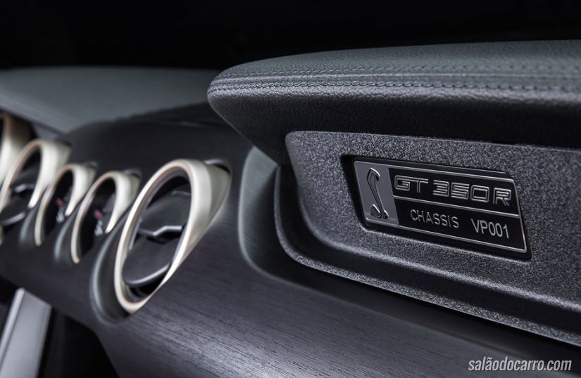 Ford presenteia fãs com edição limitada do Mustang Shelby GT350R