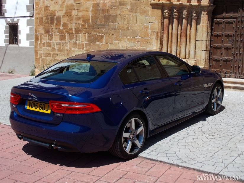 Jaguar XE