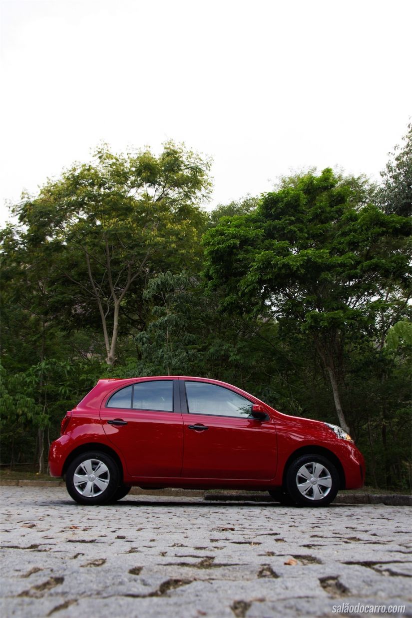 Nissan March 1.0 S