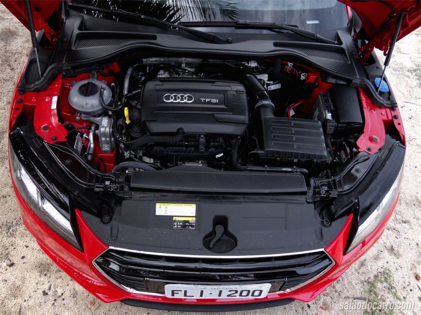 Motor 2.0 turbo com 231 cavalos