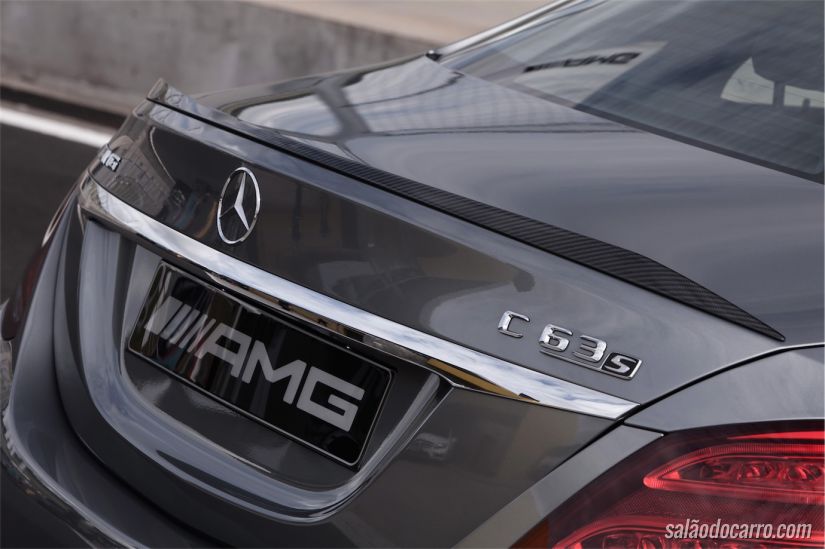 Detalhe da traseira do C63S