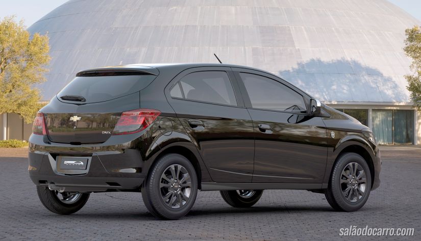 Chevrolet lança Onix Seleção