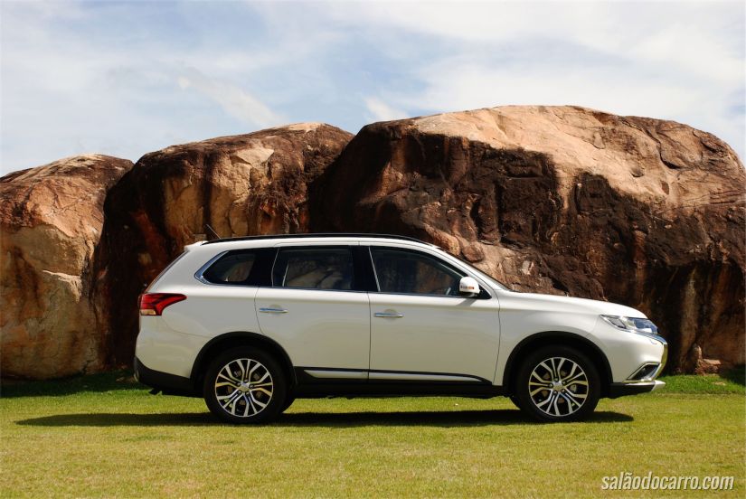 Visão lateral da Outlander