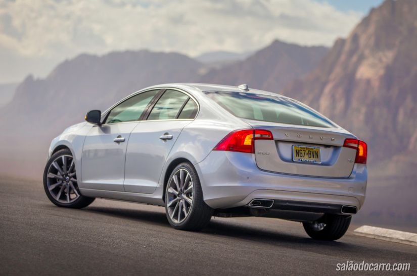 Volvo lança novas versões de entrada para S60 e V60