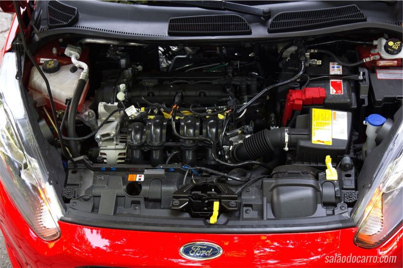 Motor rende até 130cv, não é bem um esportivo né?!