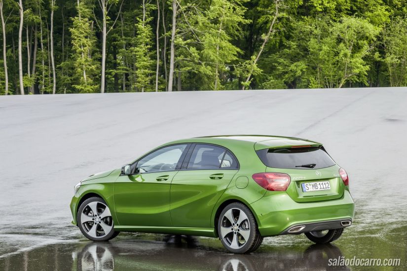 Mercedes lança Classe A 2016 com 386 cavalos