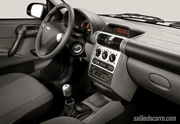 Sedã Classic ganha direção hidráulica de série