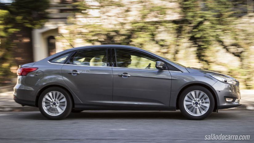 Ford lança Focus Fastback 2016