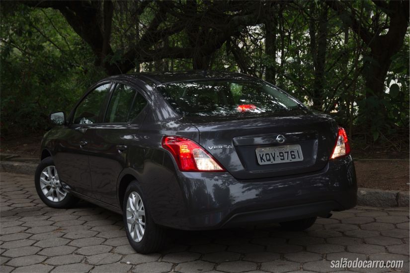 Nissan Versa 1.0 S