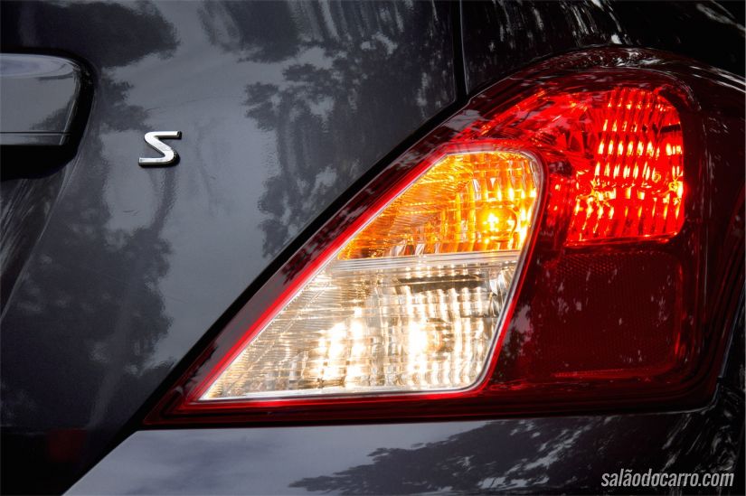Nissan Versa 1.0 S