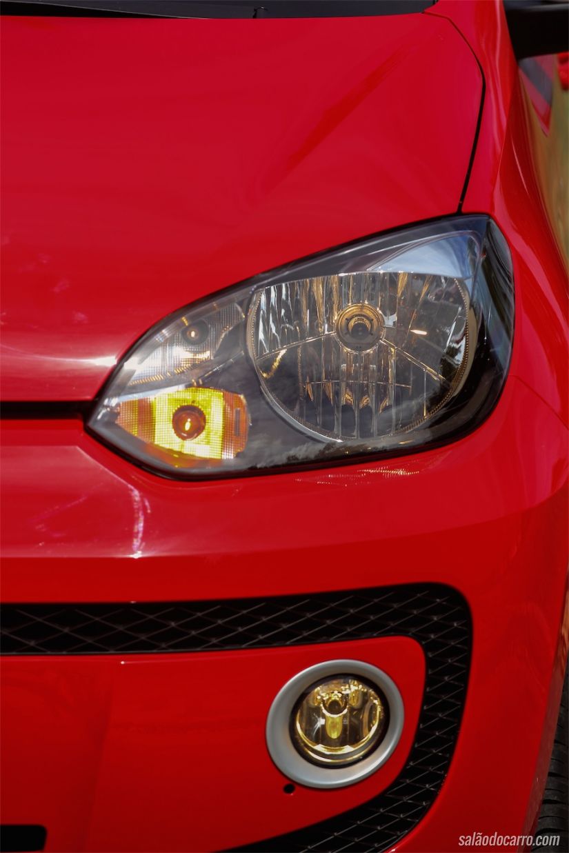 Volkswagen Red up! TSI