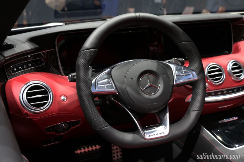 Classe S Cabriolet chama a atenção em Frankfurt