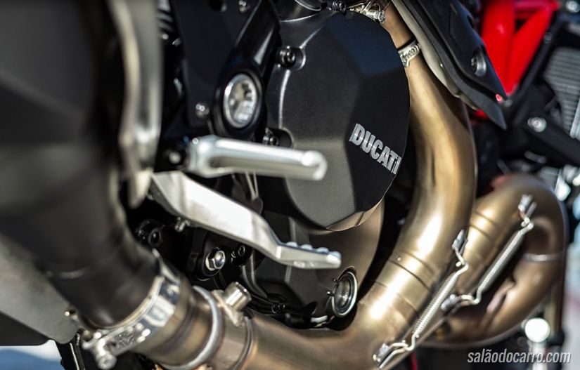 Ducati Monster 1200 R chega com motor de 160 cv