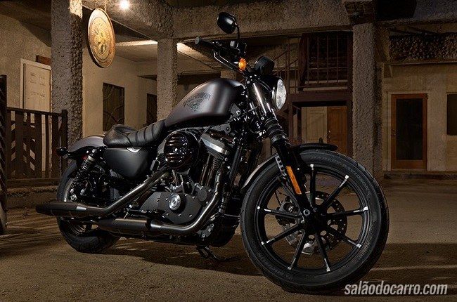 Harley Iron 883 chega com visual arrasador