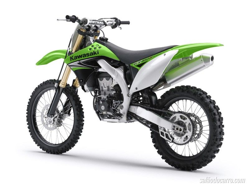 Kawasaki KX450F é destaque da linha off-road 2016