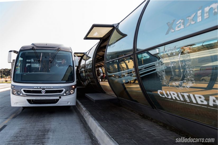 Ônibus biarticulado