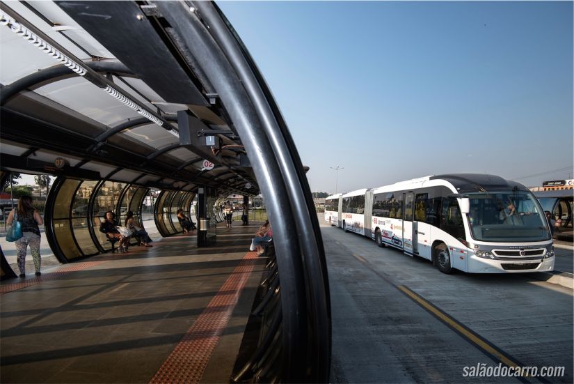 Ônibus biarticulado
