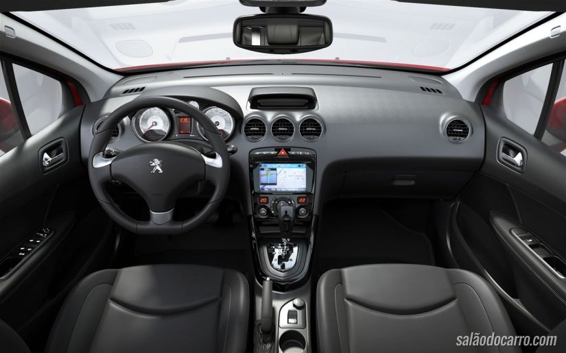 Novo Peugeot 308 ganha motor com 130 cv