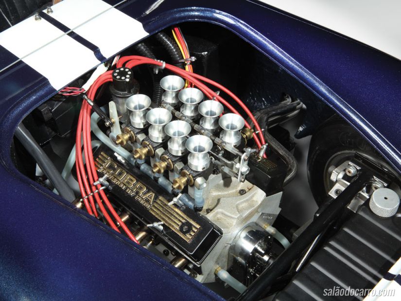 Shelby Cobra em miniatura chega a R$100 mil no leilão!