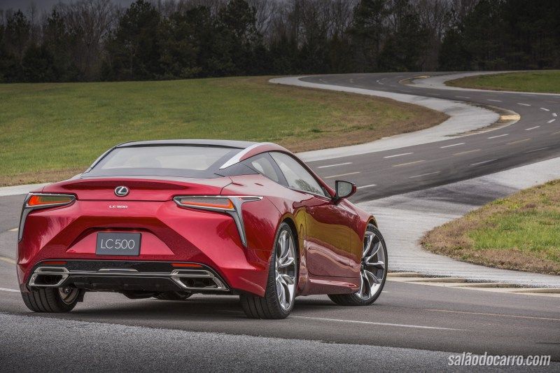 Lexus revela LC 500 no Auto Show Detroit