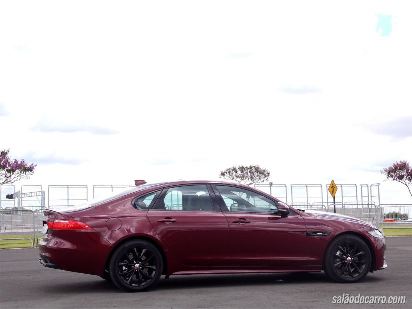 Jaguar XF R-Sport 