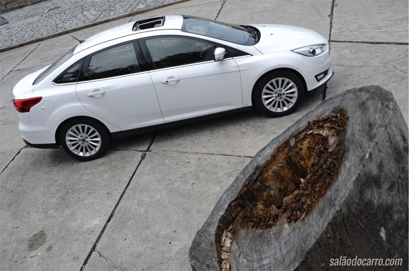 Ford Focus Titanium Plus sedã