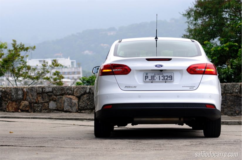 Ford Focus Titanium Plus sedã