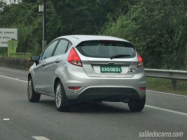 Novo Ford Fiesta é flagrado em testes