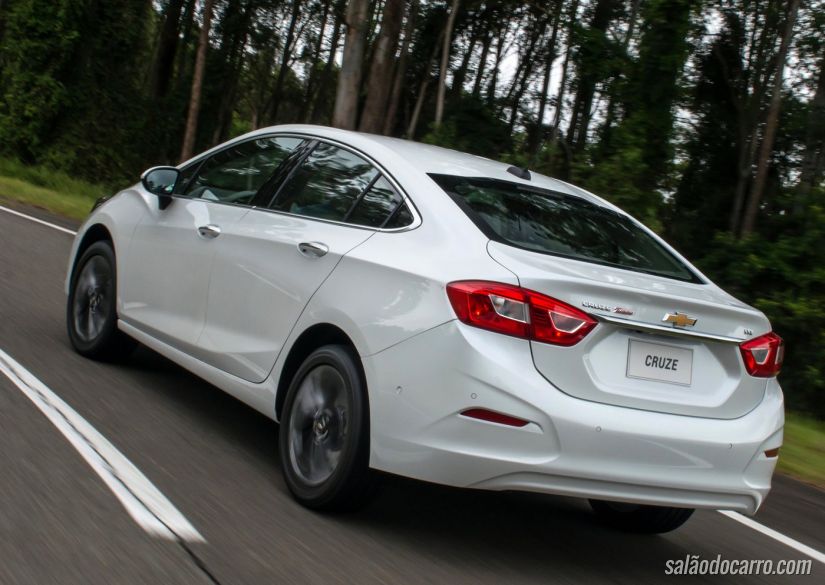 Chevrolet Cruze 1.4 turbo estreia no Brasil por R$ 89.990