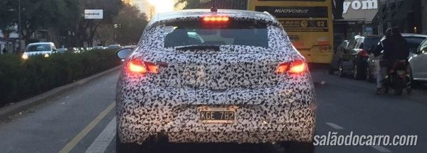 Novo Cruze hatch é testado na Argentina