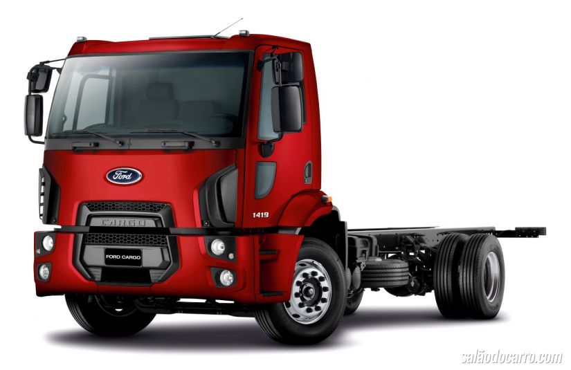 Novos Ford Cargo 1419, 1519 e 3129
