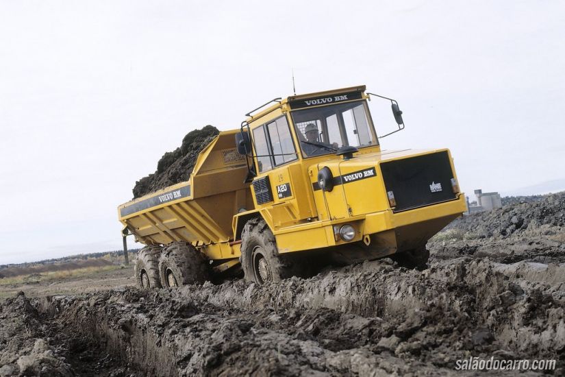 Caminhão articulado Volvo