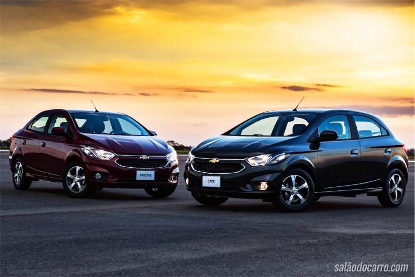Linha 2017 dos Chevrolet Onix e Prisma